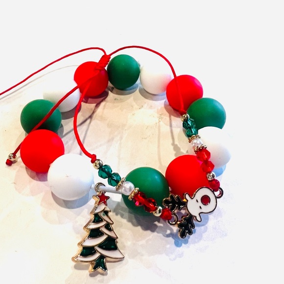 Homemade Christmas bracelets - Picture 3 of 4
